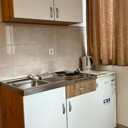 Adriana 2 Apartman *